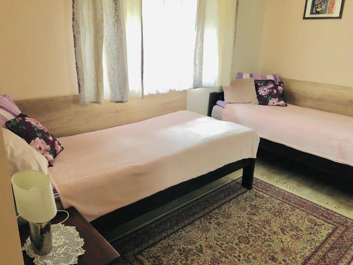 Hotel Lidia Vendeghaz Tata Zewnętrze zdjęcie