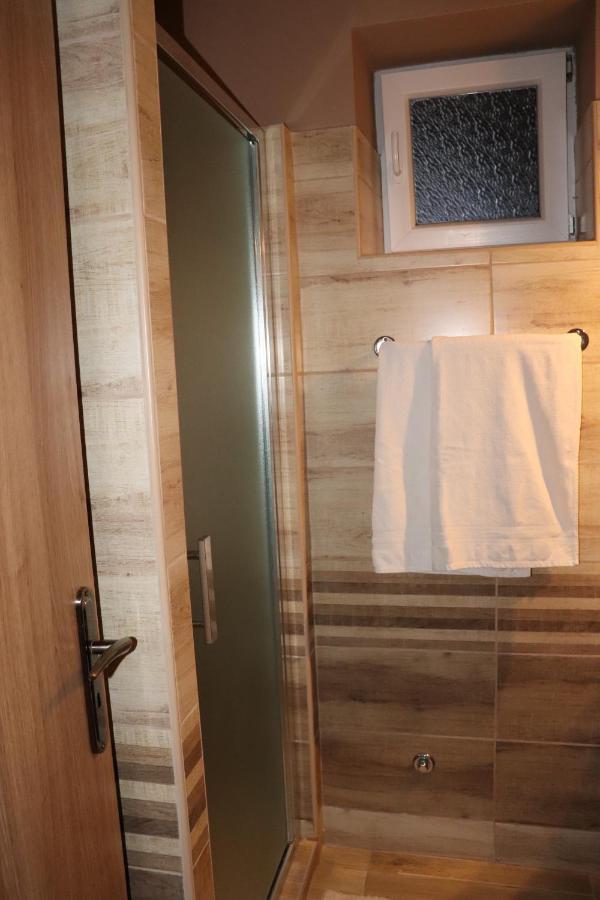 Hotel Lidia Vendeghaz Tata Zewnętrze zdjęcie
